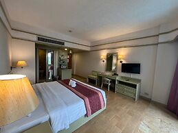 Cholchan Pattaya Beach Resort