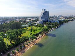 Cholchan Pattaya Beach Resort