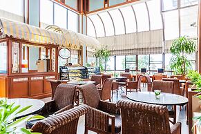 Cholchan Pattaya Beach Resort