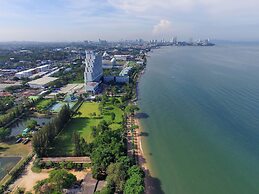 Cholchan Pattaya Beach Resort