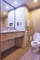 Cholchan Pattaya Beach Resort