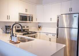 Waters Edge Shoreside Suites