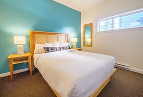 Waters Edge Shoreside Suites