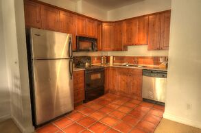 Waters Edge Shoreside Suites