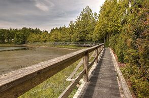 Waters Edge Shoreside Suites