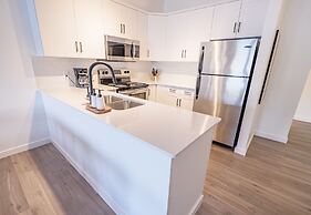 Waters Edge Shoreside Suites