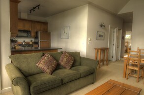 Waters Edge Shoreside Suites