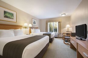 Days Inn & Suites by Wyndham Thunder Bay