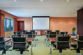 Le Meridien Al Aqah Beach Resort