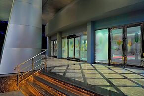 Le Meridien Al Aqah Beach Resort