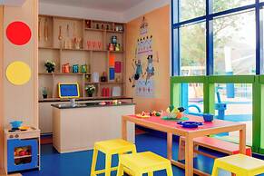 Le Meridien Al Aqah Beach Resort