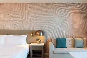 Le Meridien Al Aqah Beach Resort