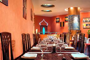 Le Meridien Al Aqah Beach Resort