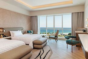 Le Meridien Al Aqah Beach Resort