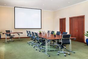 Le Meridien Al Aqah Beach Resort