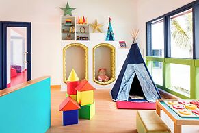 Le Meridien Al Aqah Beach Resort