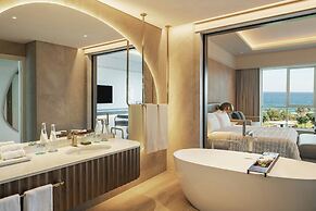 Le Meridien Al Aqah Beach Resort