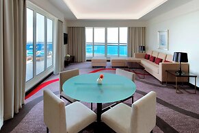 Le Meridien Al Aqah Beach Resort