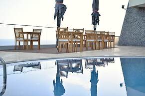 Madeira Regency Cliff