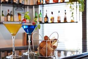 Madeira Regency Cliff