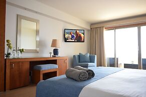 Madeira Regency Cliff