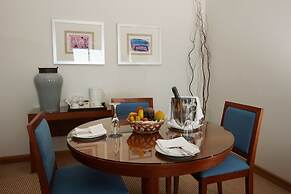 Madeira Regency Cliff