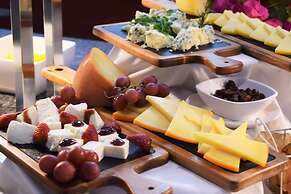 Madeira Regency Cliff