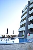 Madeira Regency Cliff