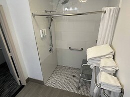 Country Inn & Suites by Radisson, Bakersfield, CA