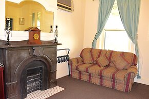 Magnolia Court Boutique Hotel Melbourne