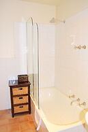 Magnolia Court Boutique Hotel Melbourne