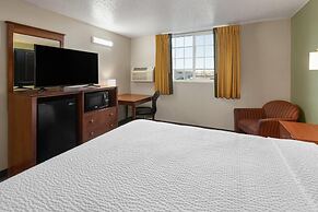 Super 8 by Wyndham Winona MN