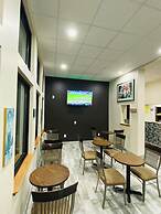 Super 8 by Wyndham Winona MN