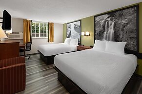 Super 8 by Wyndham Winona MN