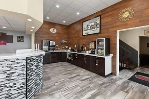 Super 8 by Wyndham Winona MN