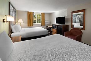 Super 8 by Wyndham Winona MN