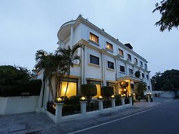 La Place Sarovar Portico, Lucknow