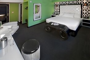 El Cortez Hotel and Casino - 21 and Over