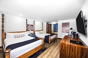 El Cortez Hotel and Casino - 21 and Over