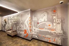 El Cortez Hotel and Casino - 21 and Over