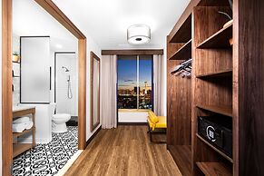 El Cortez Hotel and Casino - 21 and Over