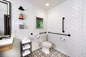 El Cortez Hotel and Casino - 21 and Over