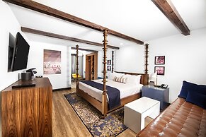 El Cortez Hotel and Casino - 21 and Over