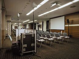 Metropolitan Hotel by Flemings