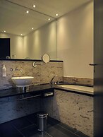 Metropolitan Hotel by Flemings