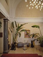 Metropolitan Hotel by Flemings