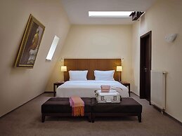 Metropolitan Hotel by Flemings