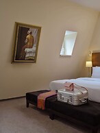 Metropolitan Hotel by Flemings