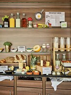 Metropolitan Hotel by Flemings