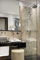 Metropolitan Hotel by Flemings